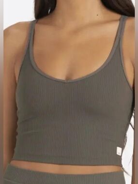 Vuori Women’s Olive Green Rib Crop Tank Top - Size Small